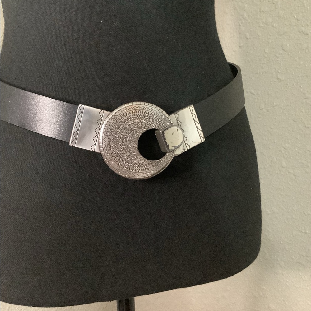 CHICO’S Concho Belt in black leather/Silver antiqued accents